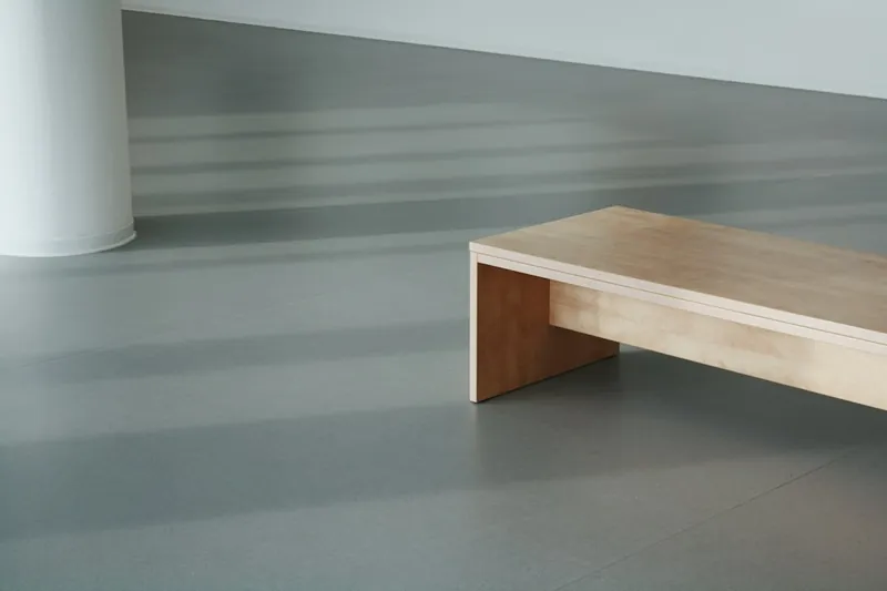 Banco de comedor sin respaldo en madera maciza