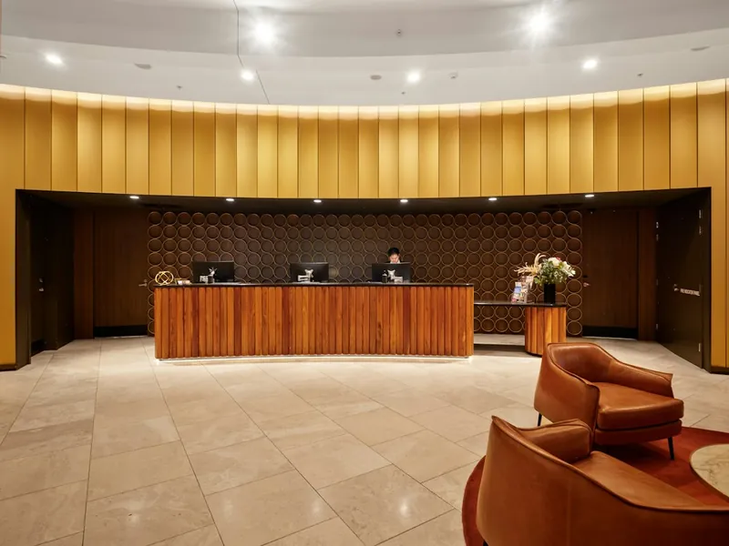 Casegoods et lits de chambre d'hôtel en bois massif