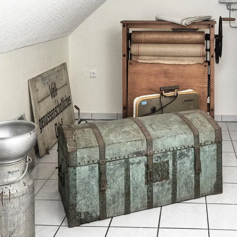 Brass-clad decorative wooden trunk