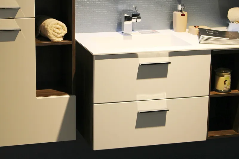 Bathroom vanity