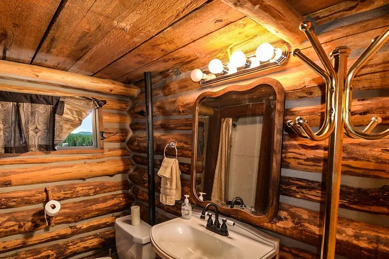 Farmhouse bathroom vanity
