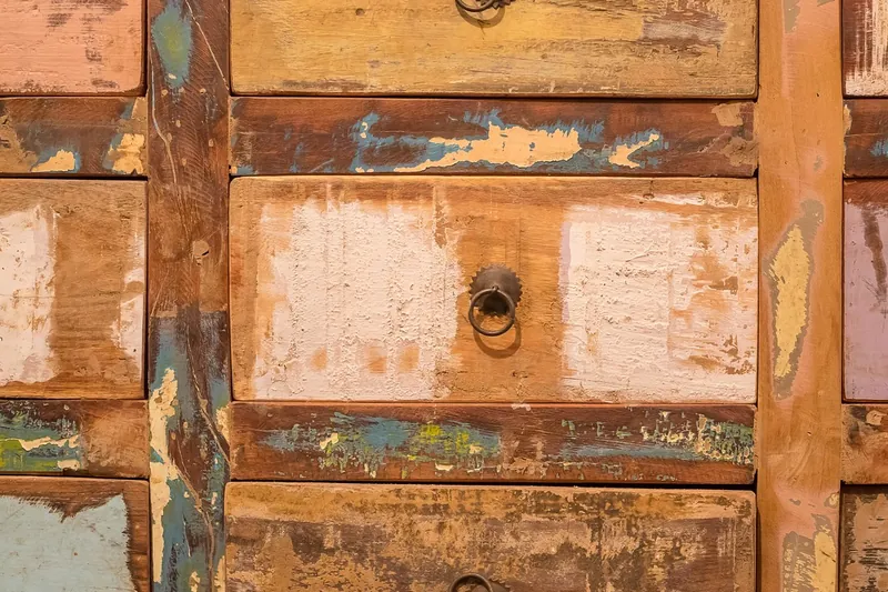 Vintage chest of drawers