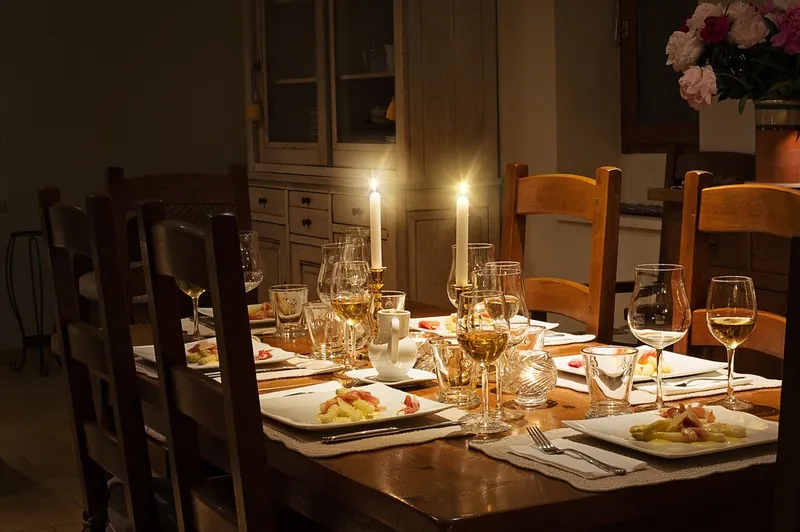 Hairpin leg dining table